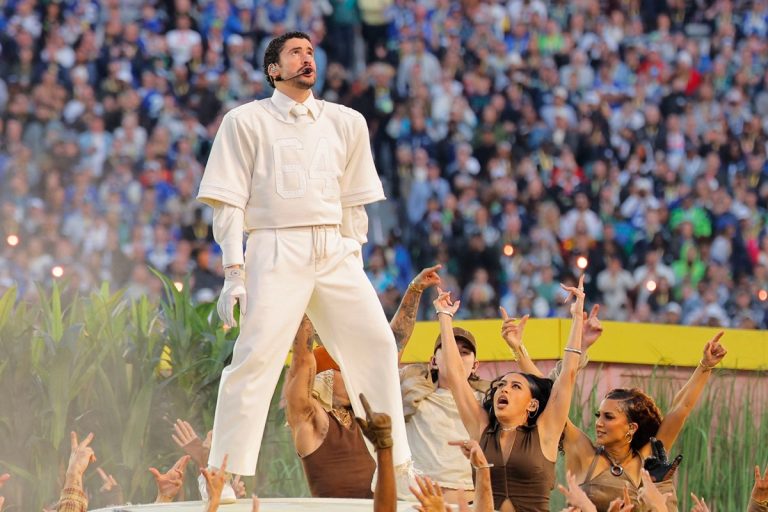 Bad Bunny convertido en referente de la apología de la vulgaridad